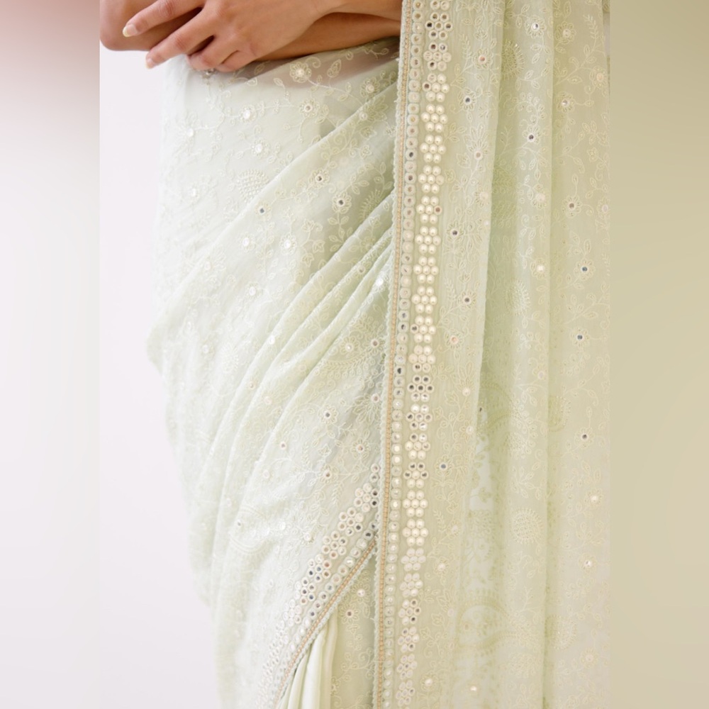 Sage green saree - Picture 6 of 7